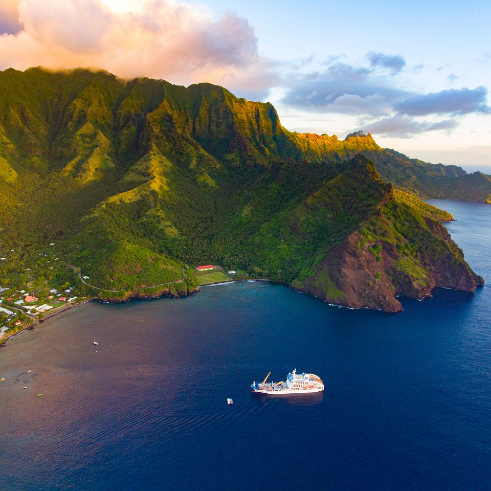 Tahuata- Copyright Lionel Gouverneur-Aranui Cruises