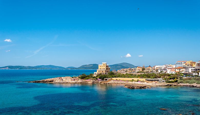 Sardaigne - Vue sur la ville portuaire d'Alghero