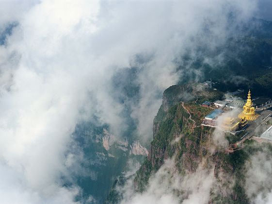 Le sommet d'or du Mont Emei - Chine