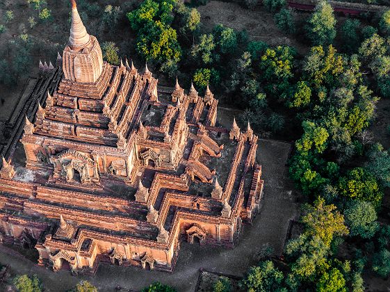 Vue sur la plaine aux 2000 pagodes de Bagan - Birmanie