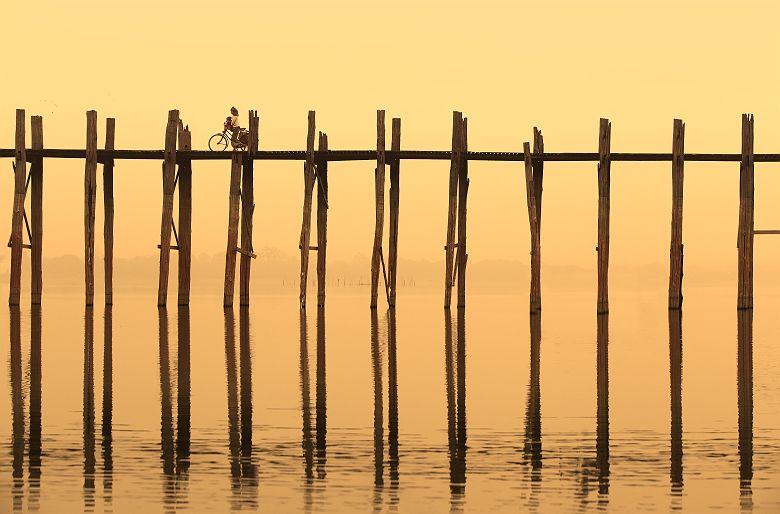 Birmanie - Pont U Bein au coucher de soleil à Mandalay