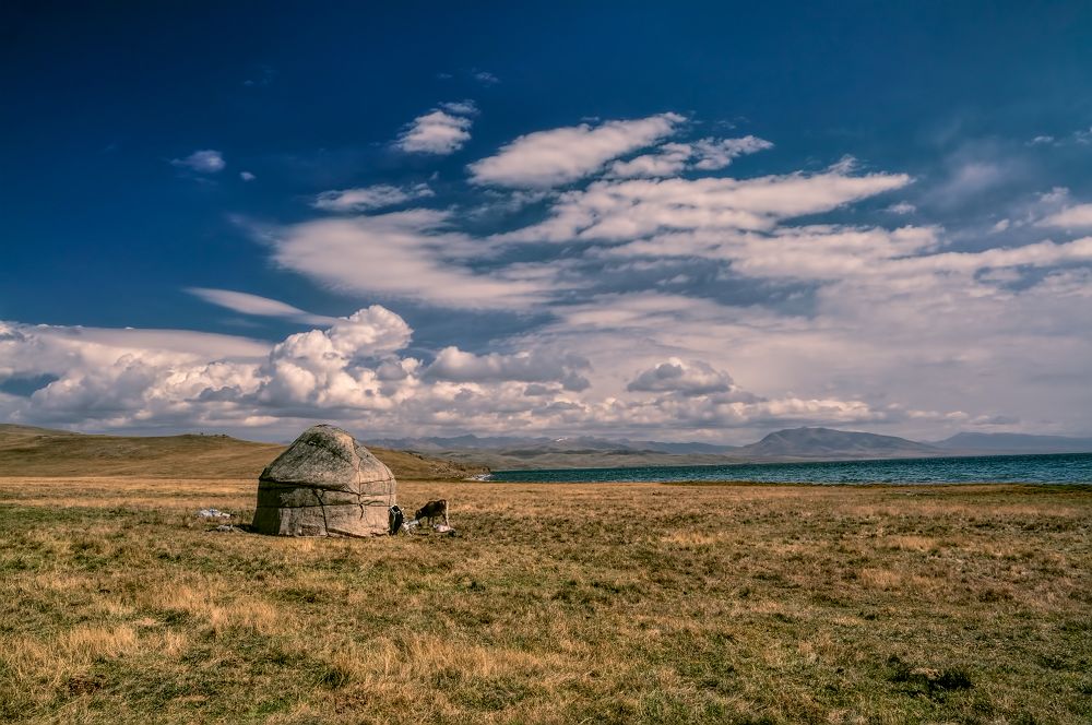 Kirghizistan - Yourte traditionnelle près du lac Son Koul 