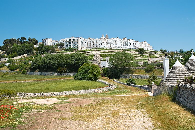 Vue panoramique sur Locorotondo - Pouilles, Italie