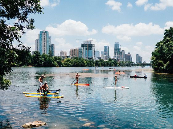 Paddle dans le centre d'Austin