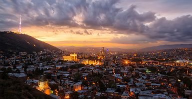 Vue nocturne sur Tbilissi - Géorgie