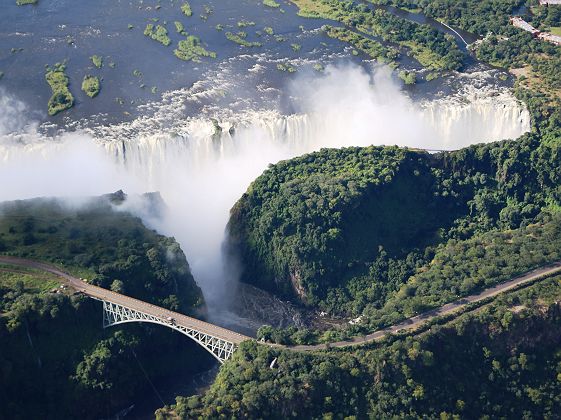 Vue aérienne des chutes Victoria - Zimbabwe