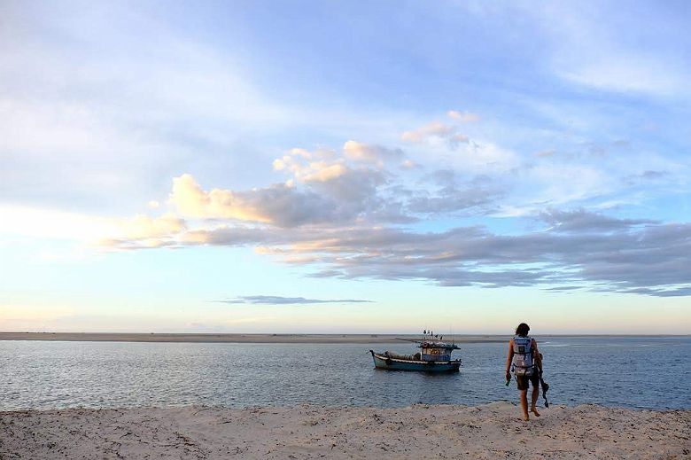 Brésil - Bateau de pêcheur dans le delta do Parnaiba 