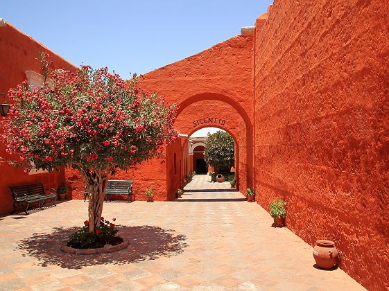 Pérou - Vue intérieure d'une église