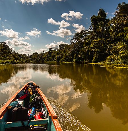 Equateur - Traversée en bateau de la lagune Limoncocha  au sein de l' Amazonie