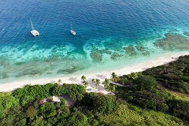 Caraïbes - Vue sur l'île Tobago Cays sur l'archipel de Saint-Vincent et les Grenadines