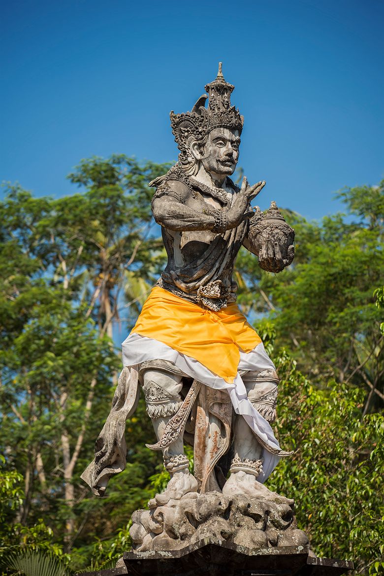 Statue du temple Tirta Empul à Bali - Indonésie