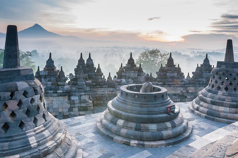 Temple bouddhiste de Borobudur près de Yogyakarta - Indonésie