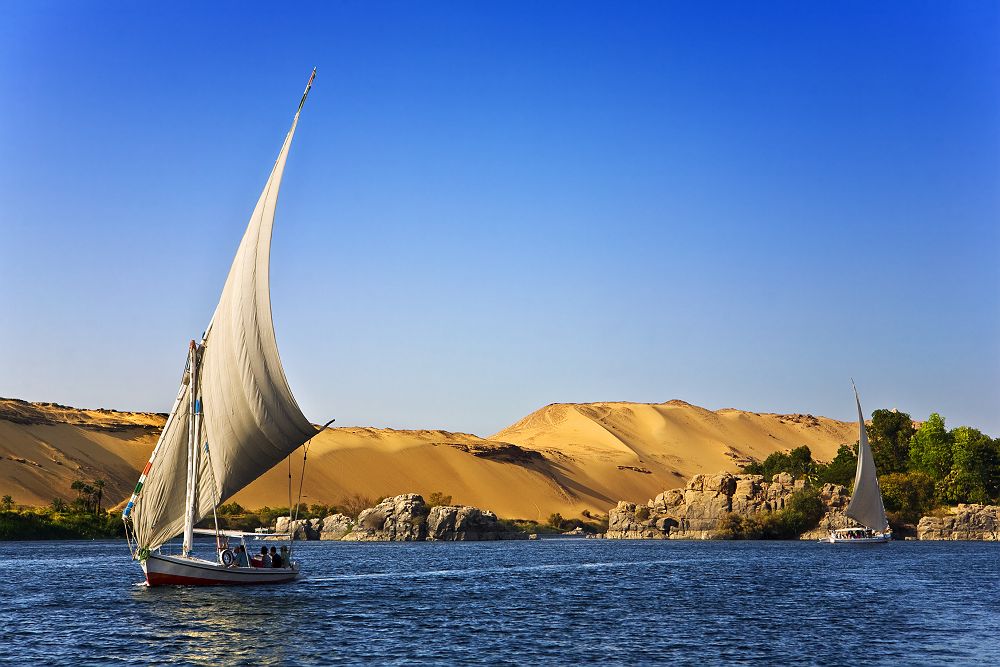 Egypte - Voilier navigue dans le Nil près d'Aswan