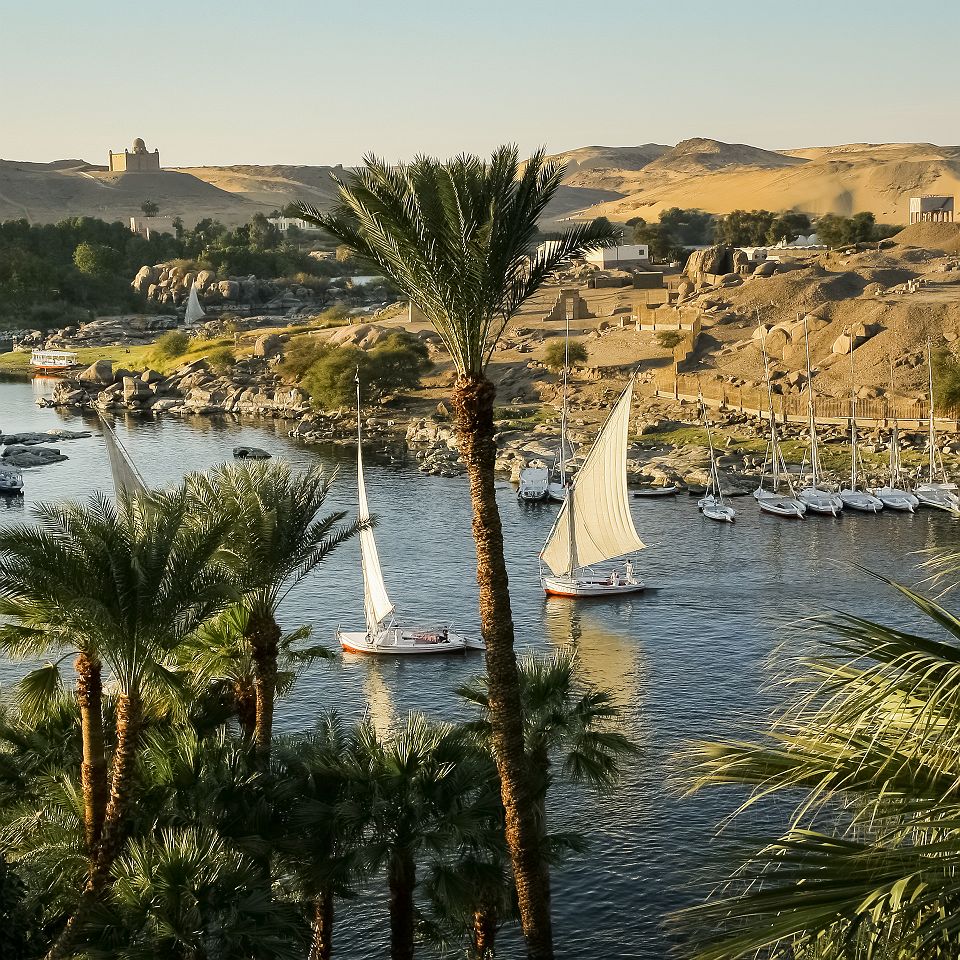 Egypte- Vue sur les voiliers qui naviguent dans le Nil à Aswan