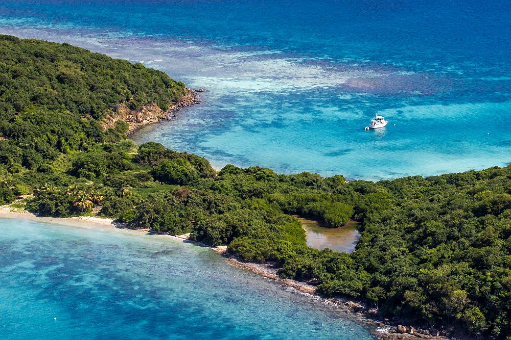 Porto Rico - Vue sur la forêt et les plages de l'île de Culebra part de la réserve de Luis Peña