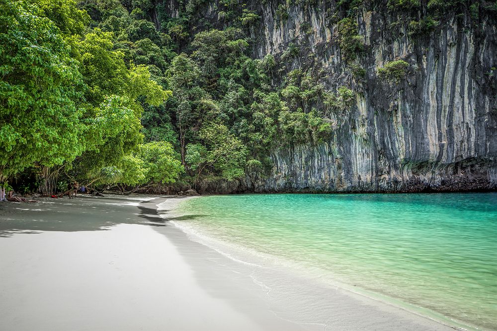 Thaïlande - Vue sur une plage à la baie de Phang Nga 