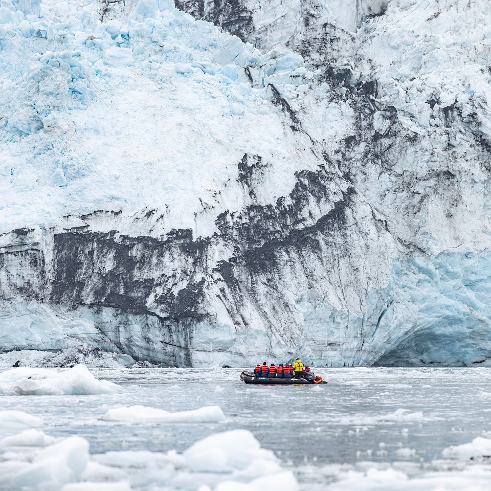 bateau devant un glacier à College Fjord @ted_gatlin