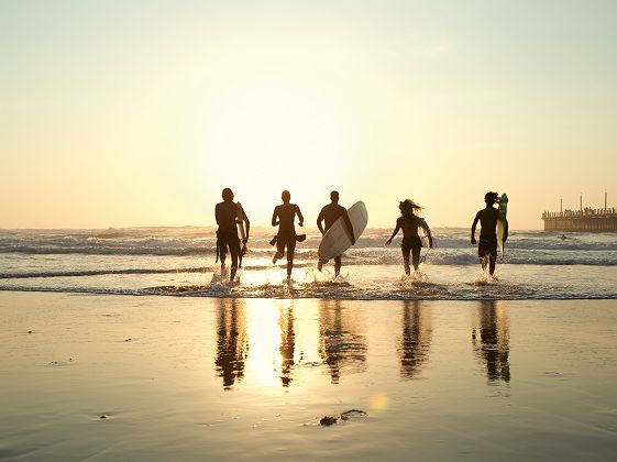 Surfers à Durban en Afrique du Sud