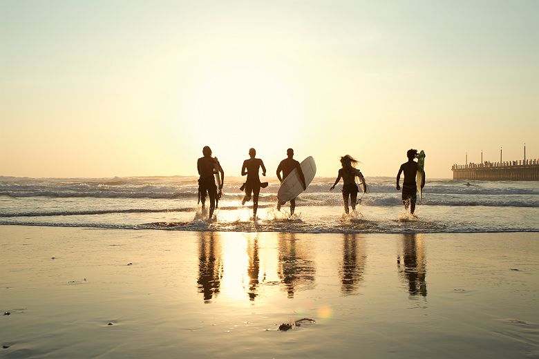 Surfers à Durban en Afrique du Sud