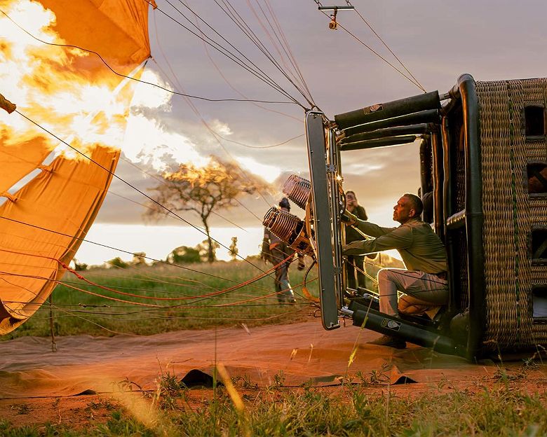 Décollage d'une montgolfière Miracle dans le Tarangire