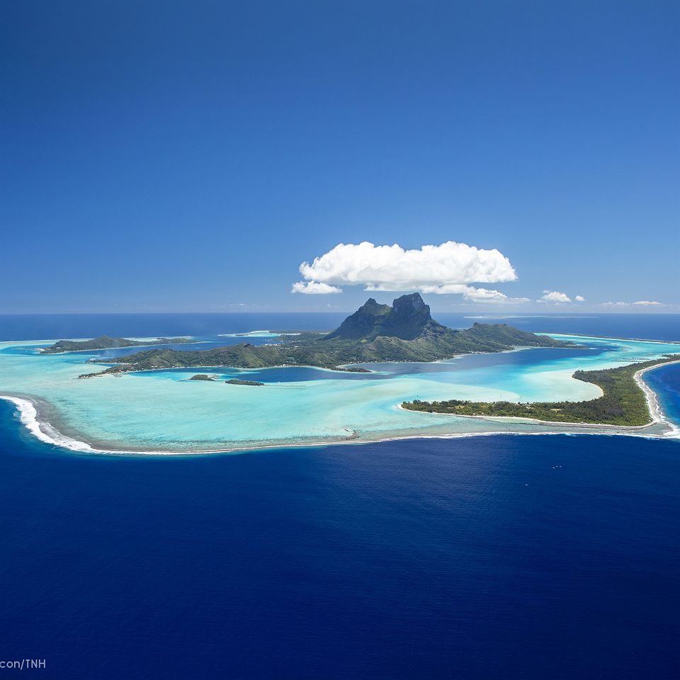 Vue aérienne de Bora Bora - Polynésie Française