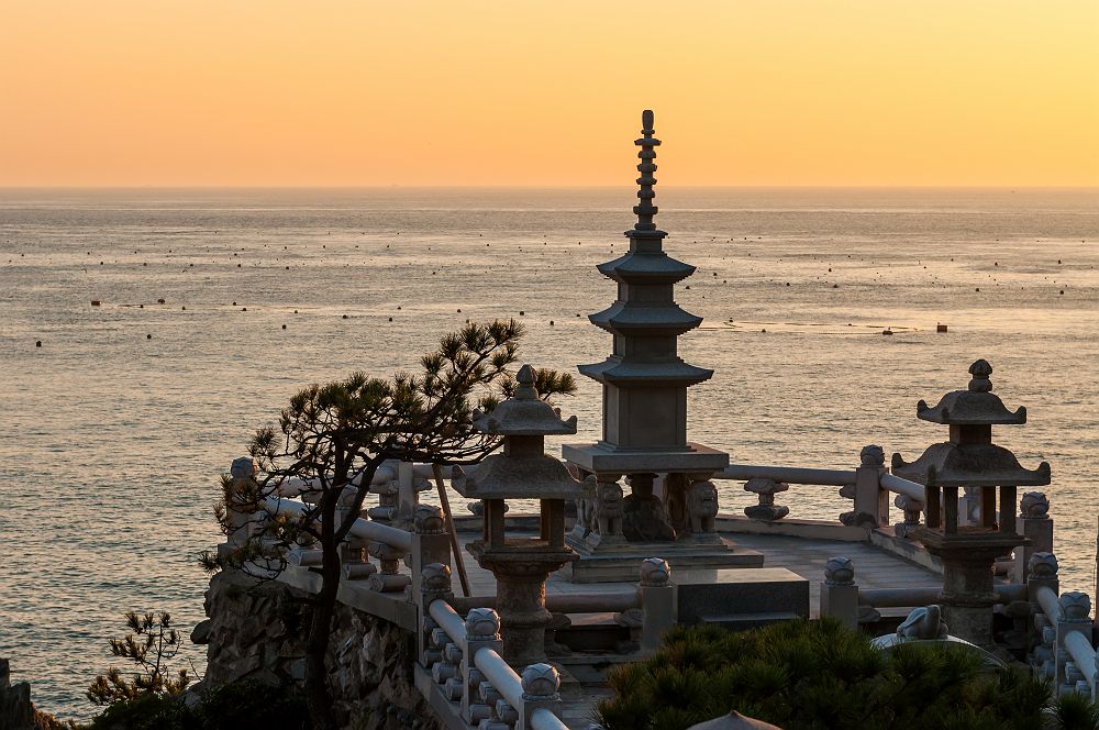 Pagode au Haedong Yonggungsa Temple à Busan - Corée