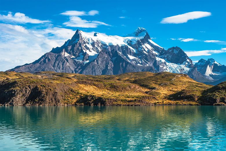 Chili - Vue sur le lac Pehoe et la Montagne Los Cuernos au parc national Torres del Paine