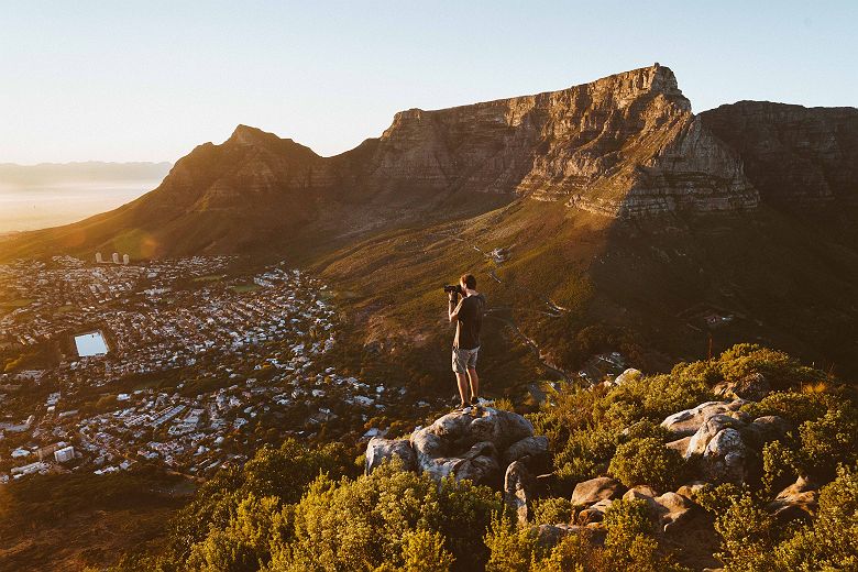 Vue sur Table Mountain depuis Lion's Head au Cap