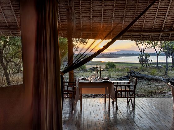 Dîner privé dans la suite du Siwandu Camp
