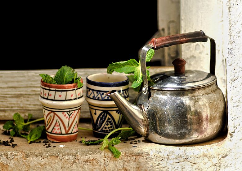 Thé à la menthe traditionnel berbère
