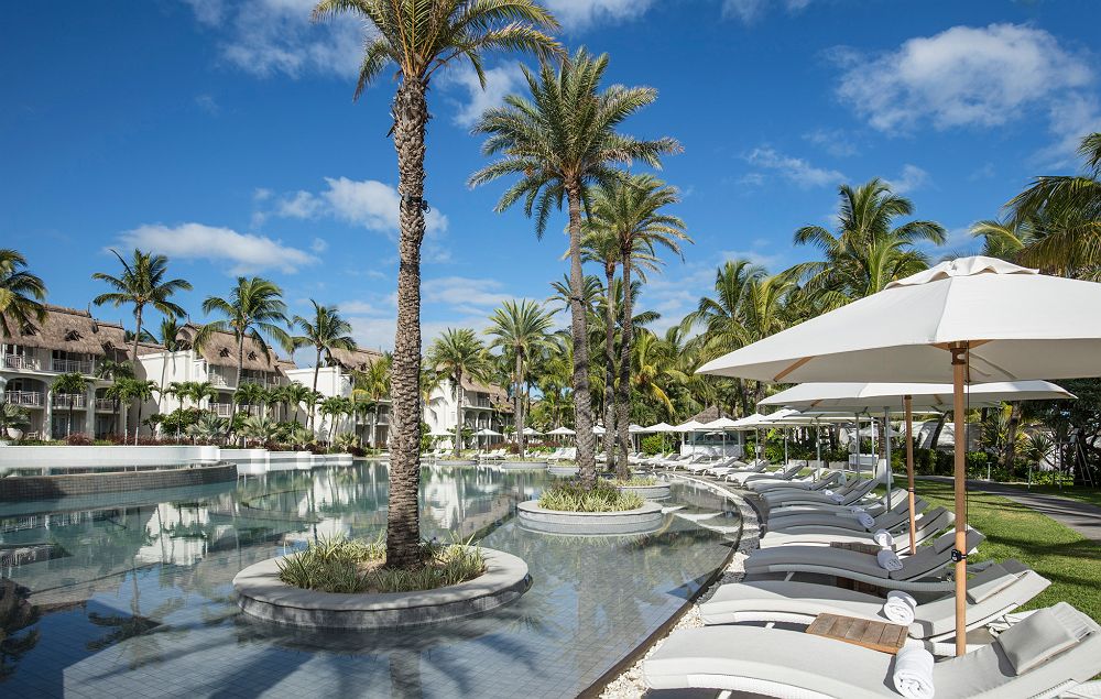 Lux* Belle Mare - Diapo piscine, transat et parasol - île Maurice