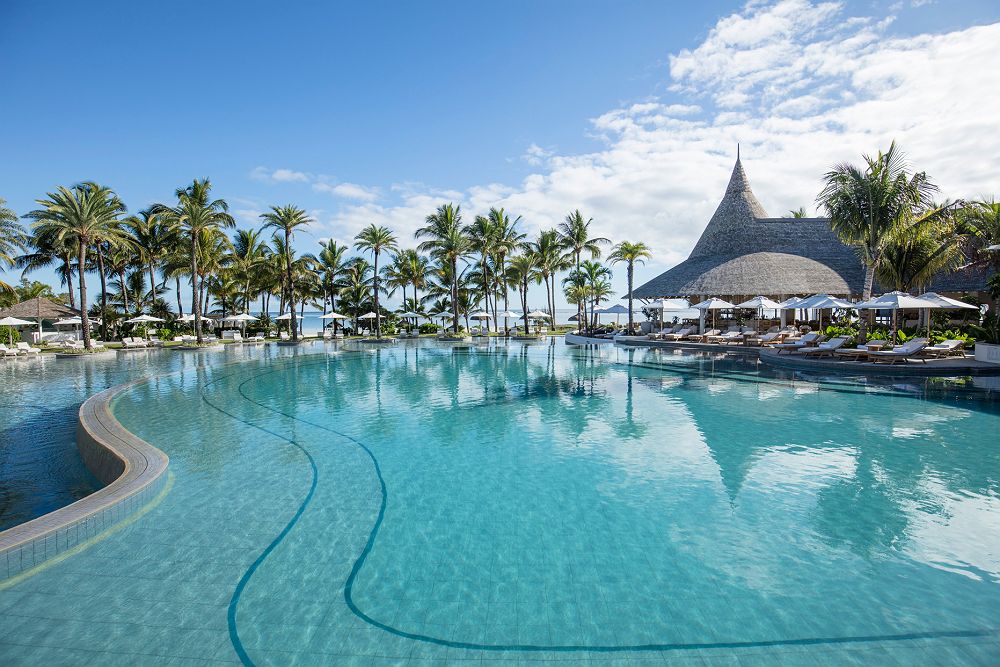 Lux* Belle Mare - Diapo grande piscine et transat - île Maurice