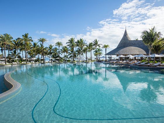 Lux* Belle Mare - Diapo grande piscine et transat - île Maurice