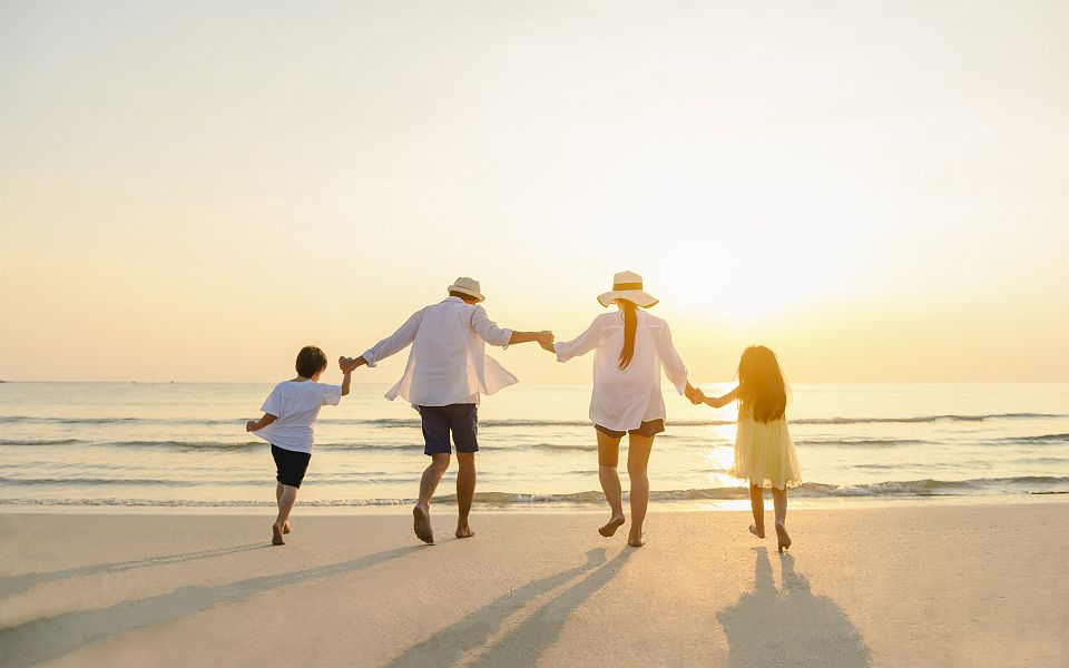 Famille à la plage 