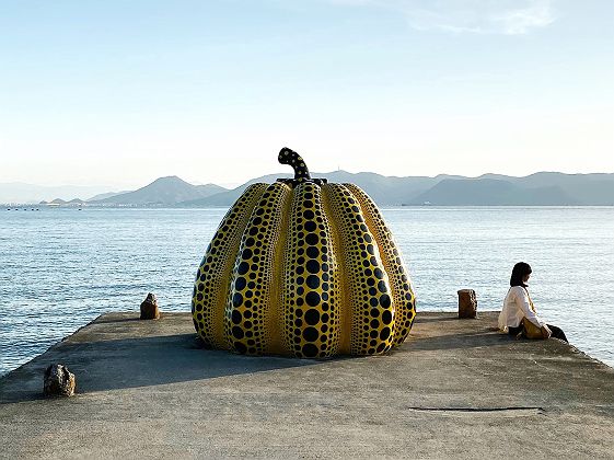 Yellow Pumpkin de Yayoi Kusama - Naoshima