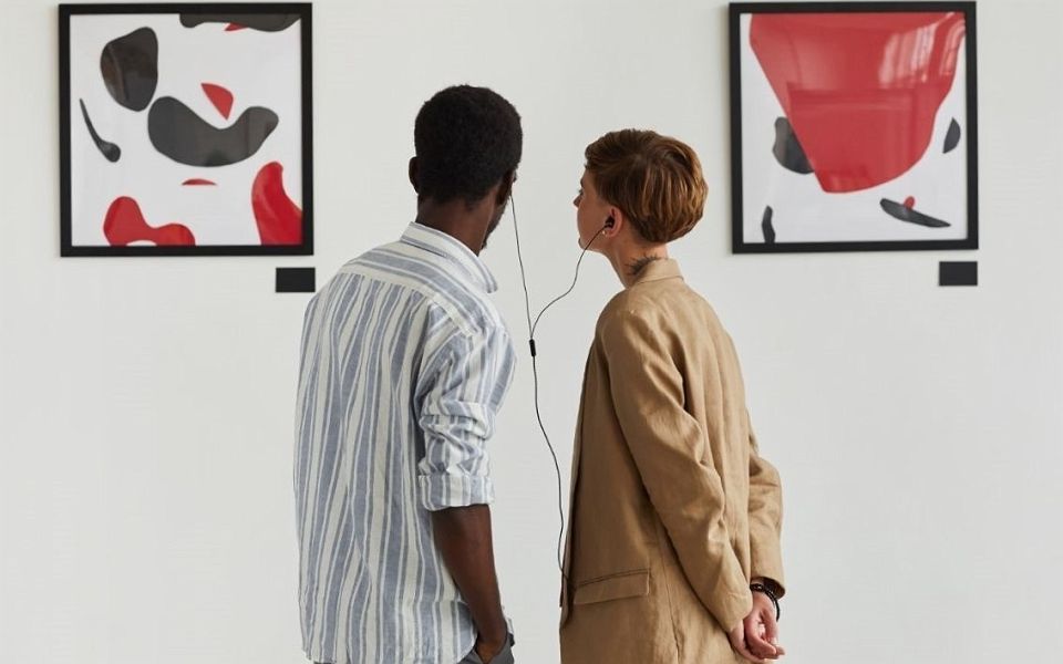 couple galerie d'art