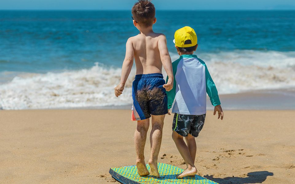 Enfants sur la plage