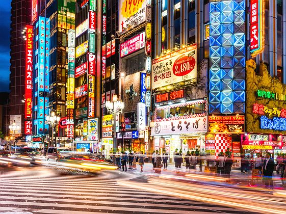Japon - Vue sur les rues mouvementée du quartier de Shinjuku , à Kyoto