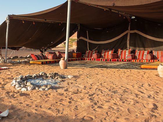 Camp bédouin dans le désert de Wahiba Sands