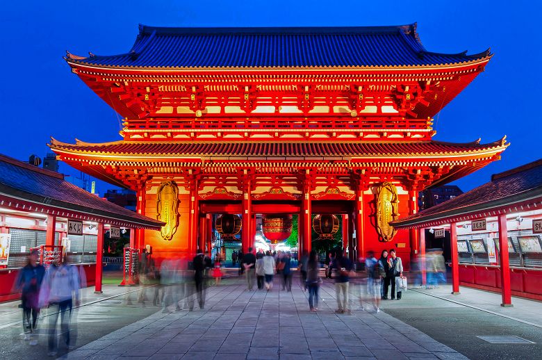 Sensoji-ji Red Japanese Temple à Asakusa, Tokyo - Japon