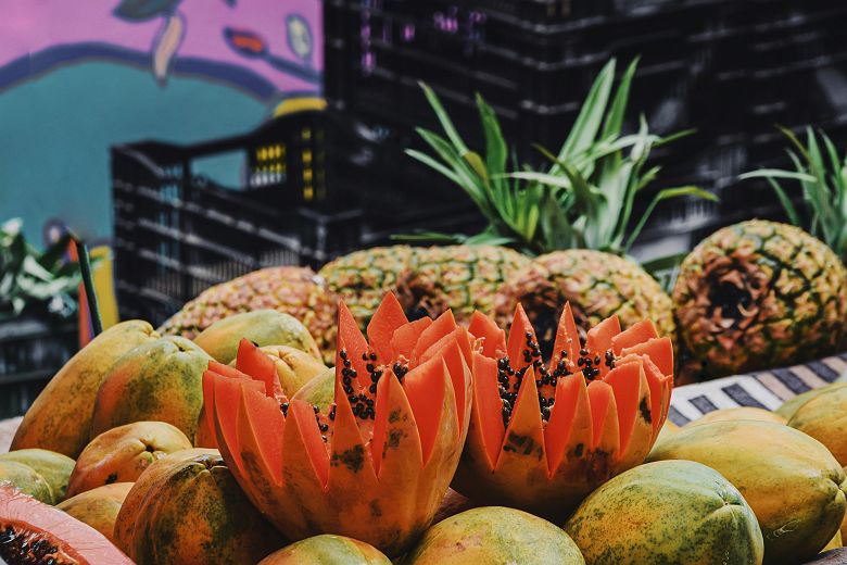 Fruits colorés au marché