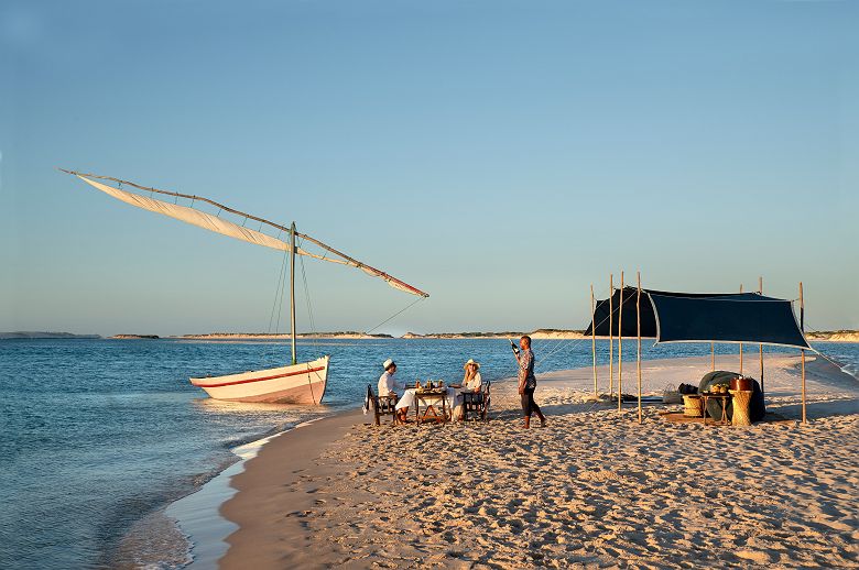 Pique-nique sur un banc de sable - andBeyond Benguerra Island
