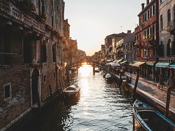 Grand Canal de Venise au coucher du soleil