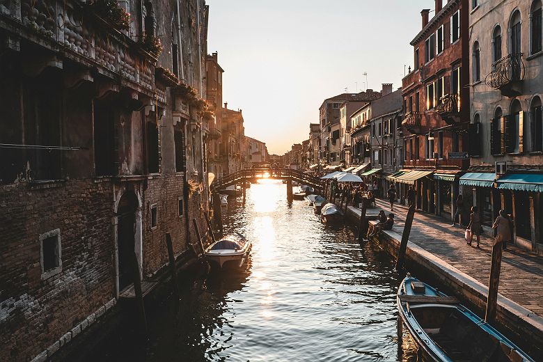 Grand Canal de Venise au coucher du soleil