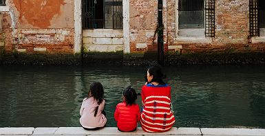 La Sérénissime en famille - Famille au bord du Canal à Venise 