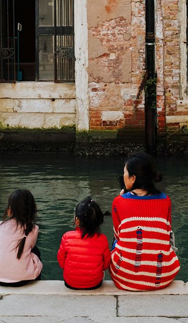 La Sérénissime en famille - Famille au bord du Canal à Venise 
