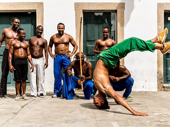 Brésil - Groupe de danseurs de capoeira à Salvador de Bahia