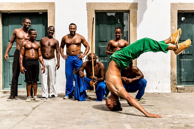 Brésil - Groupe de danseurs de capoeira à Salvador de Bahia