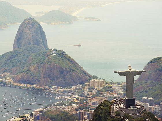 Statue du Christ Rédempteur et Mont du Pain de Sucre à Rio de Janeiro - Brésil