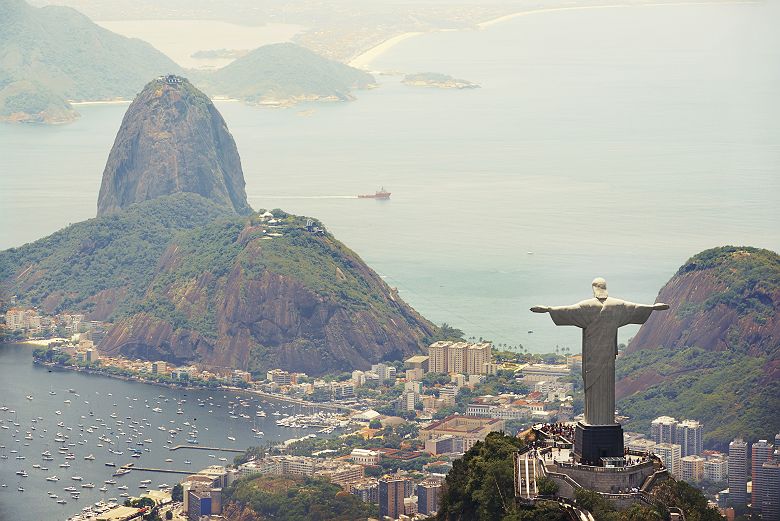 Statue du Christ Rédempteur et Mont du Pain de Sucre à Rio de Janeiro - Brésil